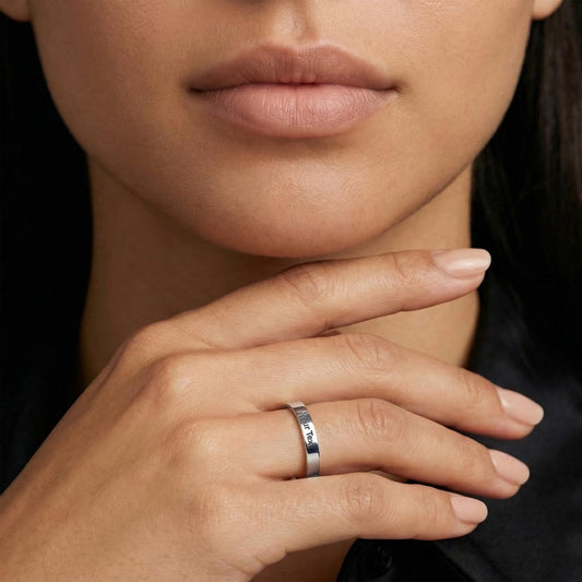 Special engraved women's ring